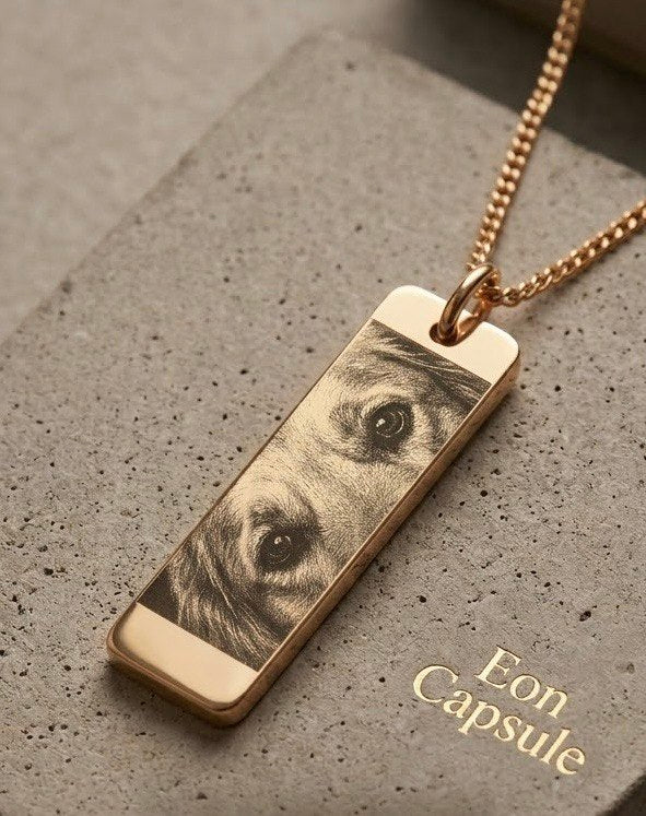 Necklace Eternal eyes in a minimalist jewel