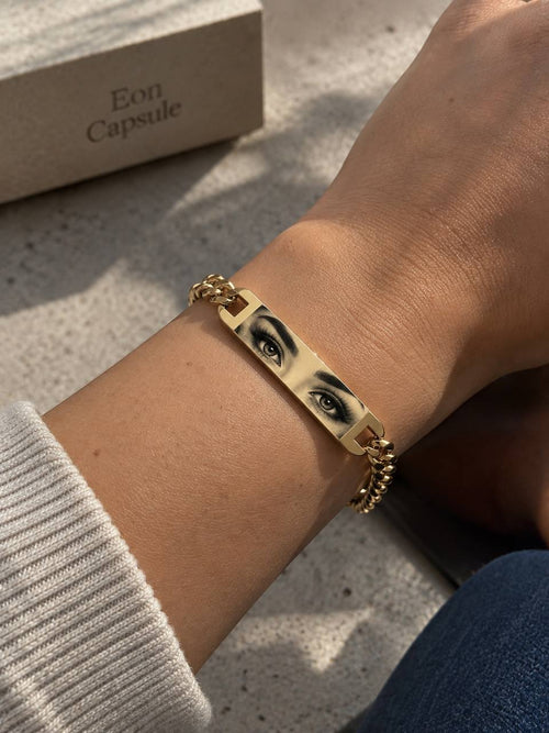 Bracelet Eternal eyes in a minimalist jewel